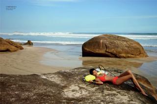 Lais Ribeiro feet photo thumbnail