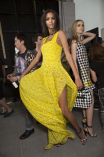 Lais Ribeiro feet photo thumbnail