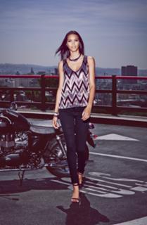 Lais Ribeiro feet photo thumbnail