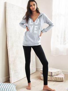 Lais Ribeiro feet photo thumbnail