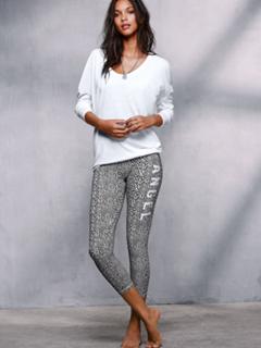 Lais Ribeiro feet photo thumbnail