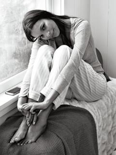 Lais Ribeiro feet photo thumbnail
