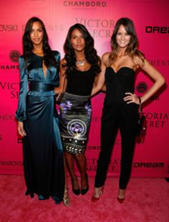 Lais Ribeiro feet photo thumbnail