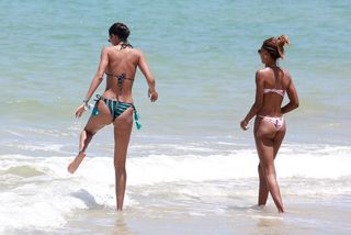 Lais Ribeiro feet photo thumbnail