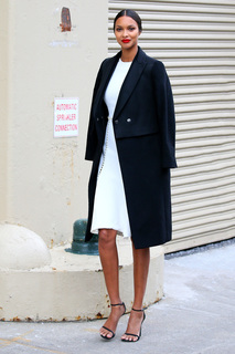 Lais Ribeiro feet photo thumbnail