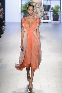 Lais Ribeiro feet photo thumbnail