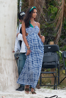 Lais Ribeiro feet photo thumbnail