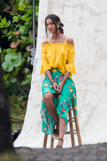 Lais Ribeiro feet photo thumbnail