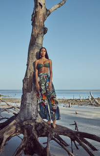 Lais Ribeiro feet photo thumbnail