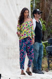 Lais Ribeiro feet photo thumbnail