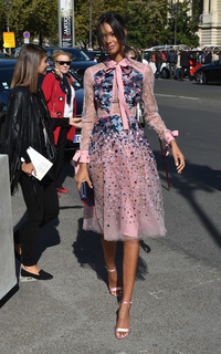 Lais Ribeiro feet photo thumbnail