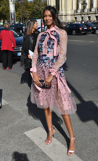 Lais Ribeiro feet photo thumbnail