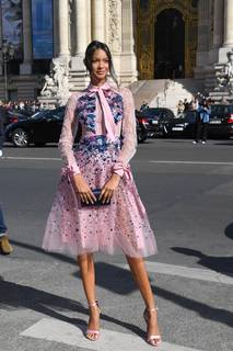 Lais Ribeiro feet photo thumbnail