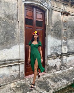 Lais Ribeiro feet photo thumbnail