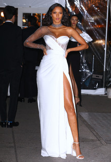 Lais Ribeiro feet photo thumbnail