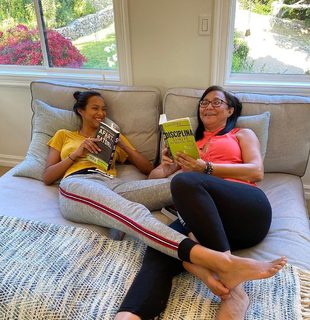 Lais Ribeiro feet photo thumbnail