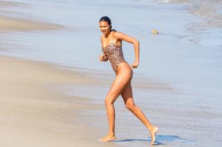 Lais Ribeiro feet photo thumbnail