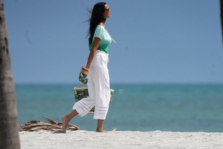 Lais Ribeiro feet photo thumbnail