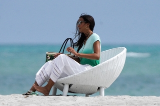 Lais Ribeiro feet photo thumbnail
