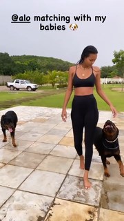 Lais Ribeiro feet photo thumbnail