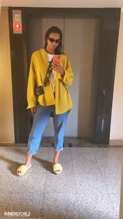 Lais Ribeiro feet photo thumbnail
