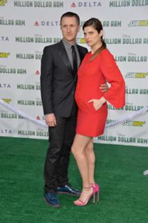 Lake Bell feet photo thumbnail