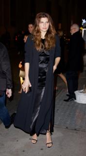Lake Bell feet photo thumbnail