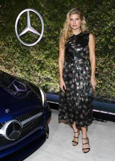 Lake Bell feet photo thumbnail