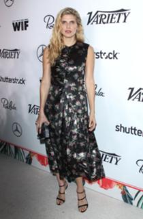 Lake Bell feet photo thumbnail