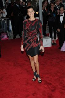 Lake Bell feet photo thumbnail