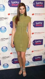 Lake Bell feet photo thumbnail