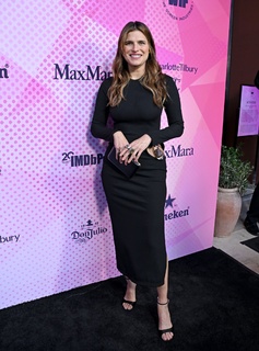 Lake Bell feet photo thumbnail