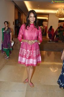 Lakshmi Manchu feet photo 9