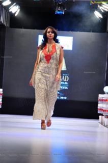 Lakshmi Manchu feet photo 8
