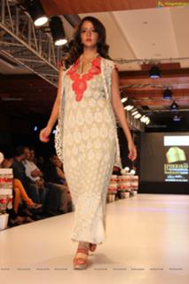 Lakshmi Manchu feet photo 7