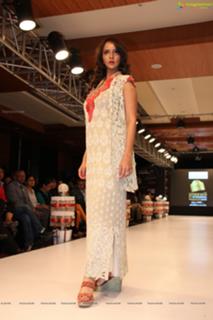 Lakshmi Manchu feet photo 6