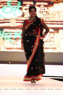 Lakshmi Manchu feet photo 14