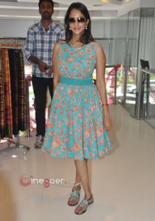 Lakshmi Manchu feet photo 6