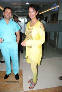 Lakshmi Manchu feet photo 20