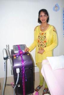 Lakshmi Manchu feet photo 19