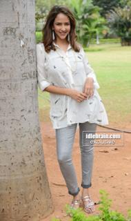 Lakshmi Manchu feet photo 7