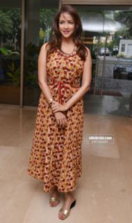 Lakshmi Manchu feet photo 8