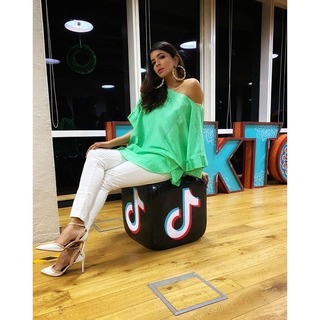 Lakshmi Manchu feet photo 11