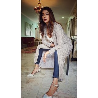 Lakshmi Manchu feet photo 9