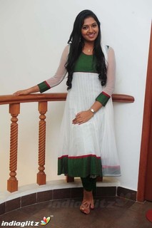 Lakshmi Menon feet photo 8