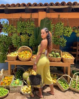 Lala Baptiste feet photo thumbnail