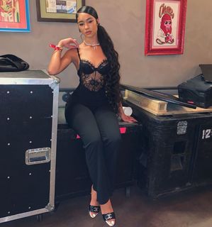 Lala Baptiste feet photo thumbnail