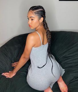 Lala Baptiste feet photo thumbnail