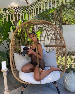 Lala Baptiste feet photo thumbnail