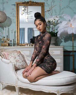 Lala Baptiste feet photo thumbnail